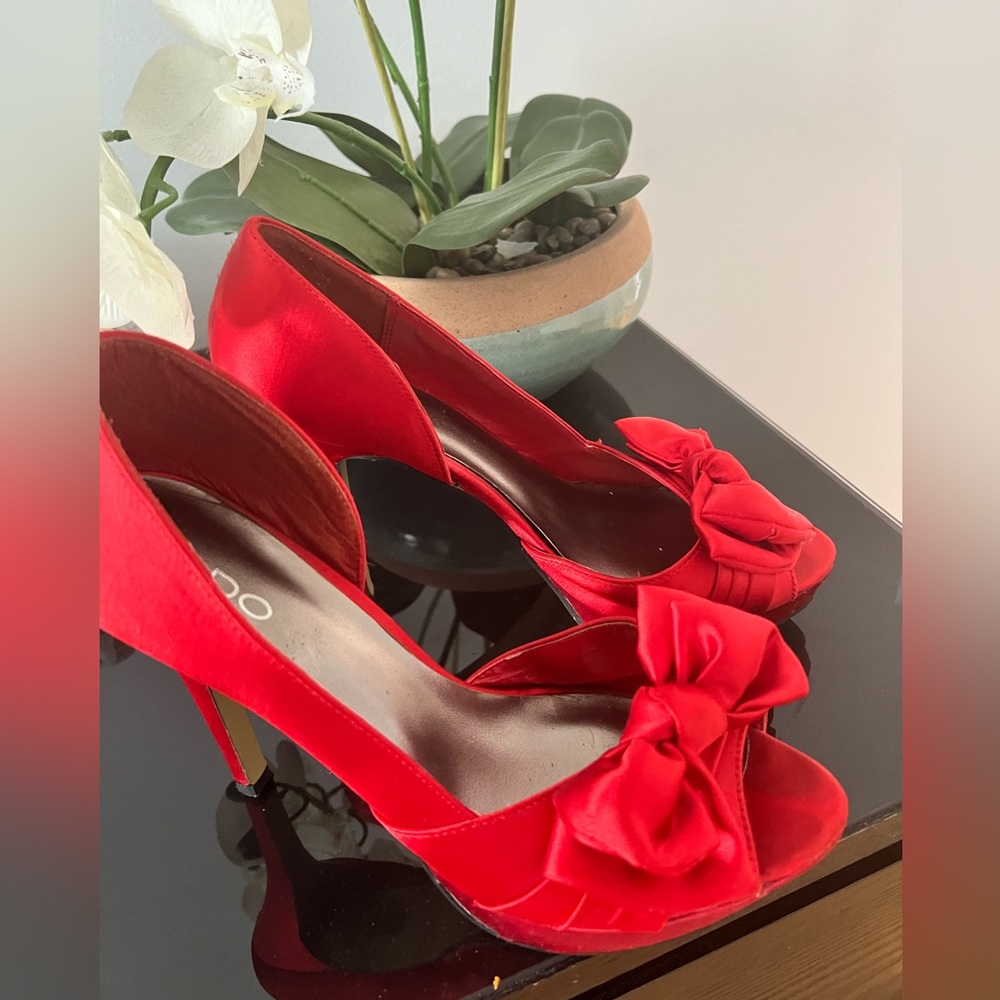 Aldo red heels. Size 40. Barely worn
